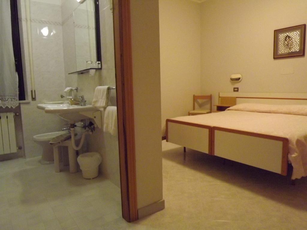 Cristina Hotel