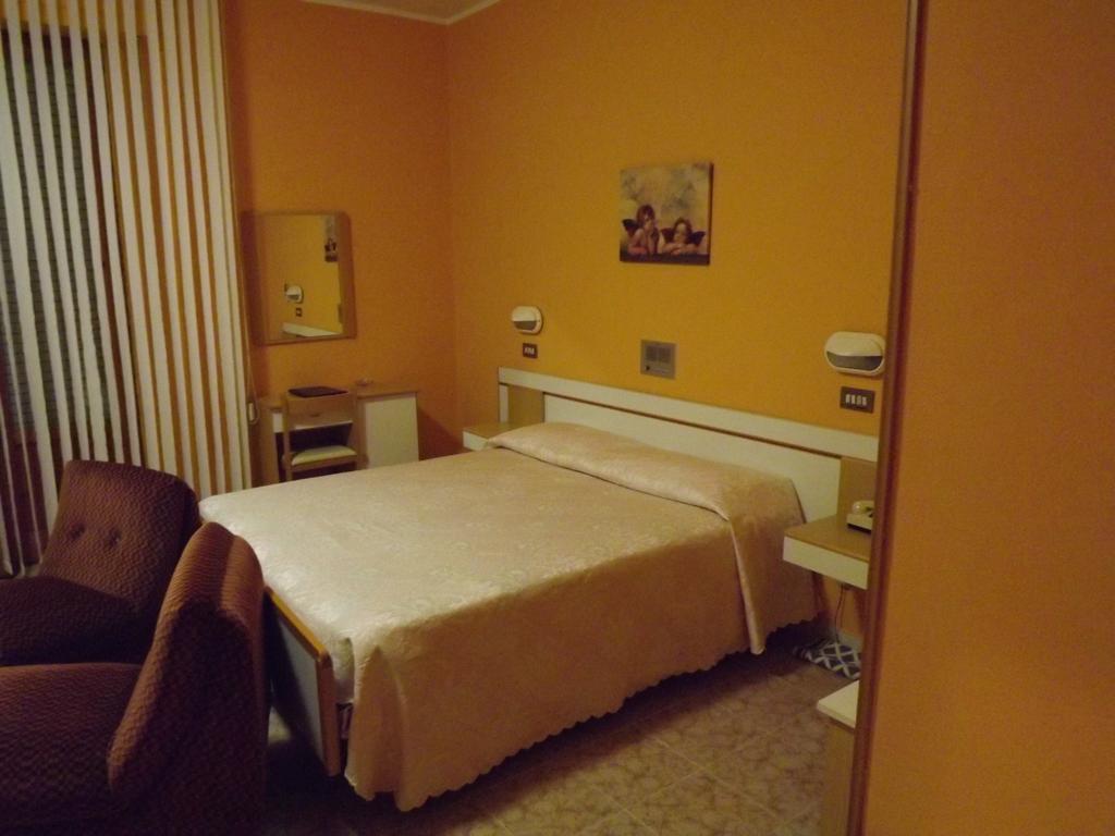 Cristina Hotel 3*